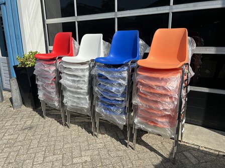 WK stoelen rood wit blauw oranje