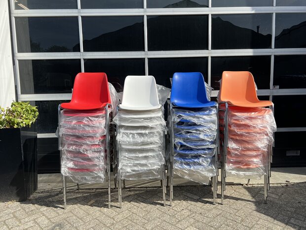 WK stoelen rood wit blauw oranje