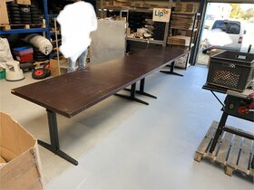 2x grote zware werktafel / knutseltafel Ahrend 240x100